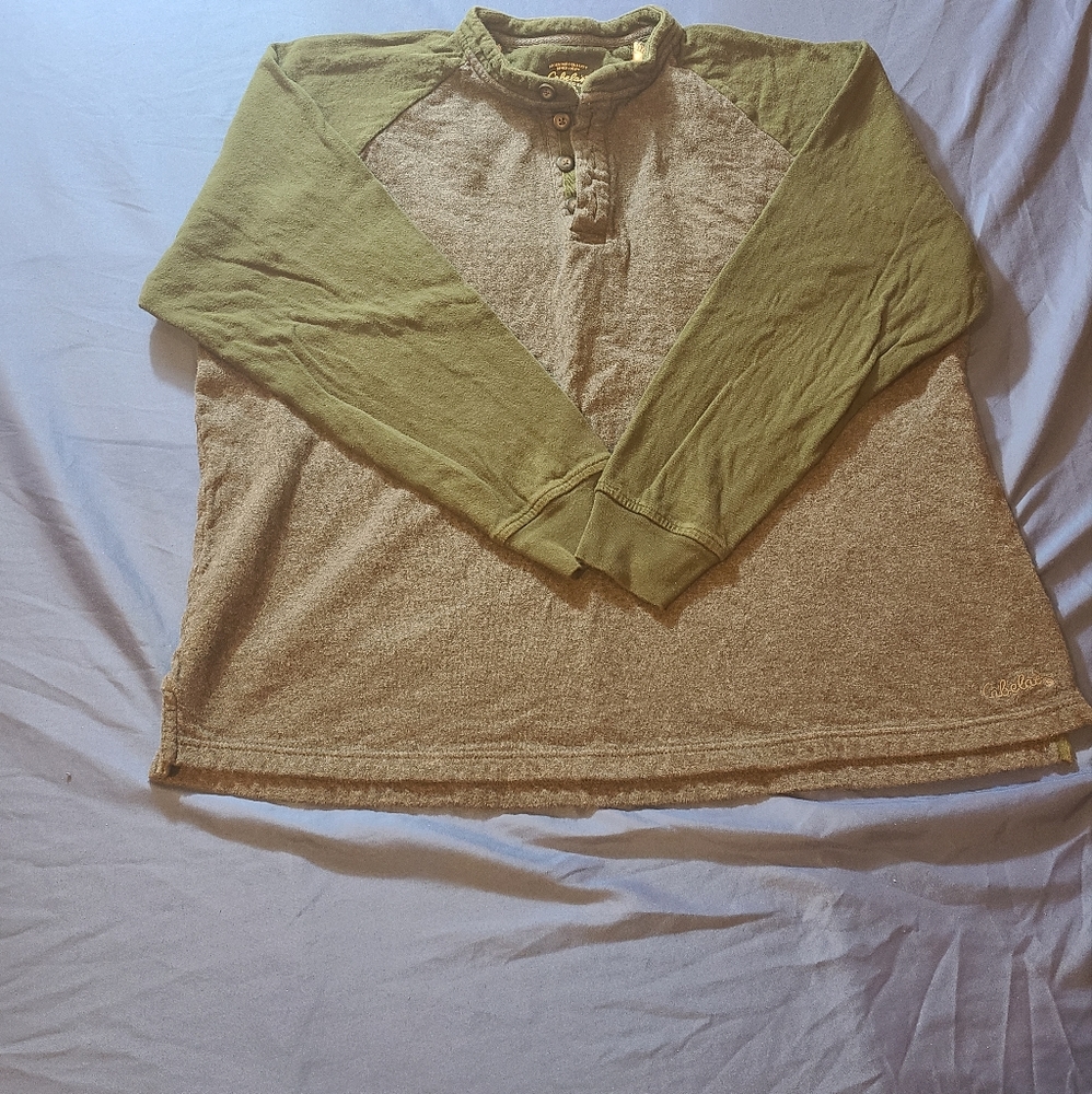 Cabelas Green and Gray pullover long sleeve shirt